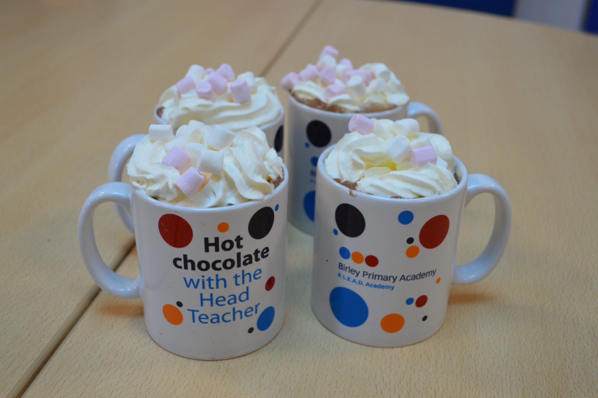 hot-chocolate-mugs-website-2048&#215;1362